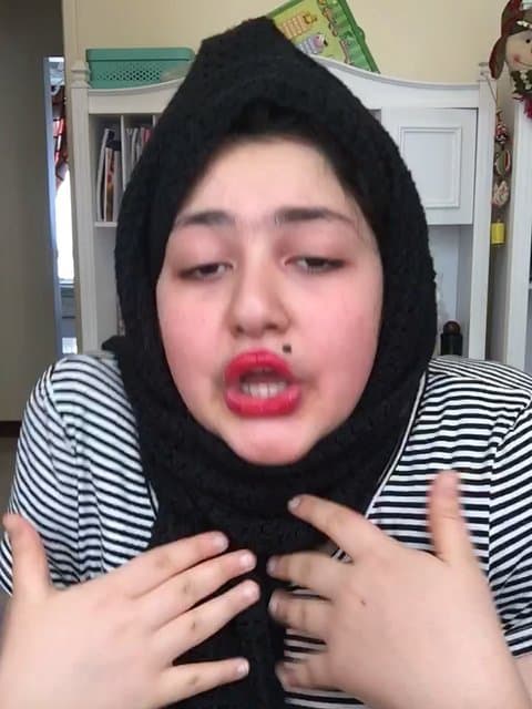 Badeh Forosh · Hayedeh