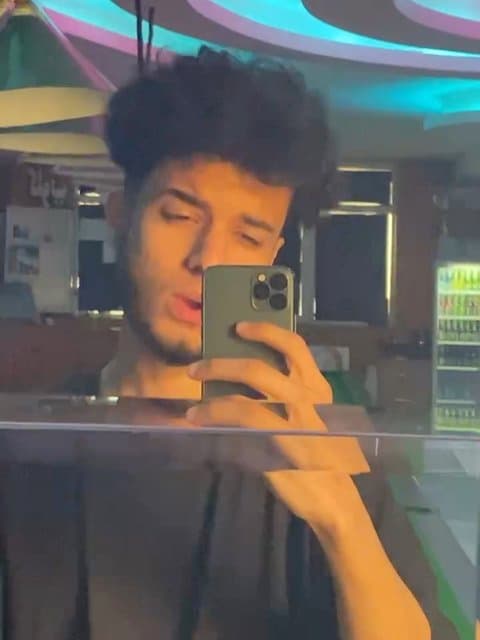 Nesfe Shab · Ali Yasini