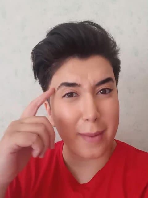 Nade Azaram · Satin