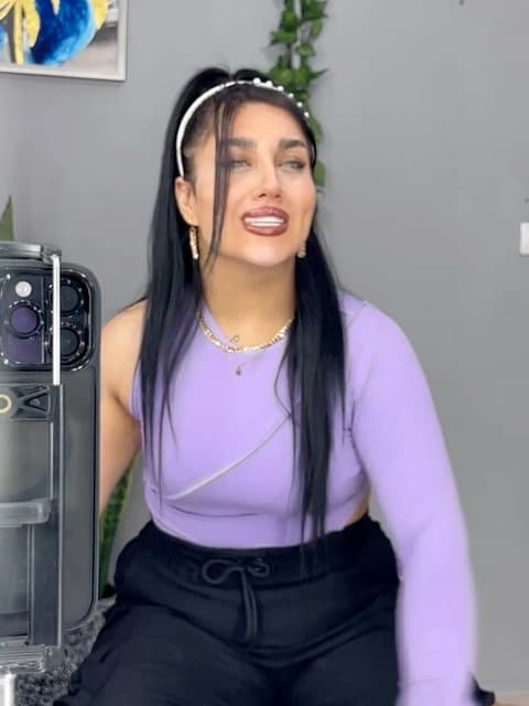 Donyaye Ajib · Satin