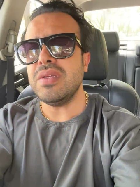 Eshghe Khosh Arayesh · Hossein Tavakoli