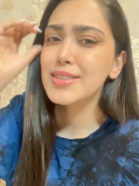 Abie Asemoon · Donya