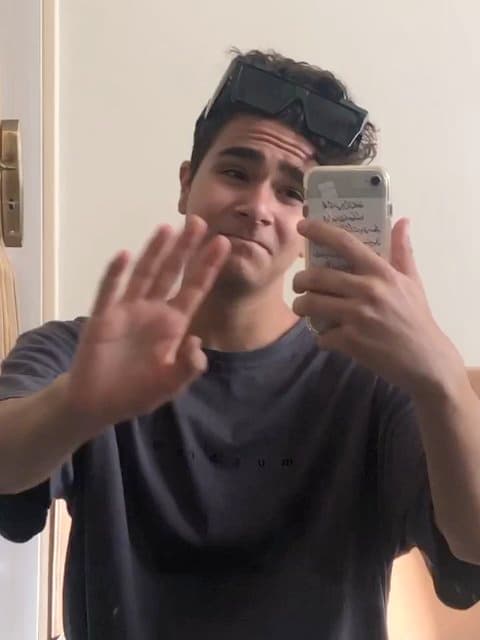 Che Shabaei · Ali Lohrasbi