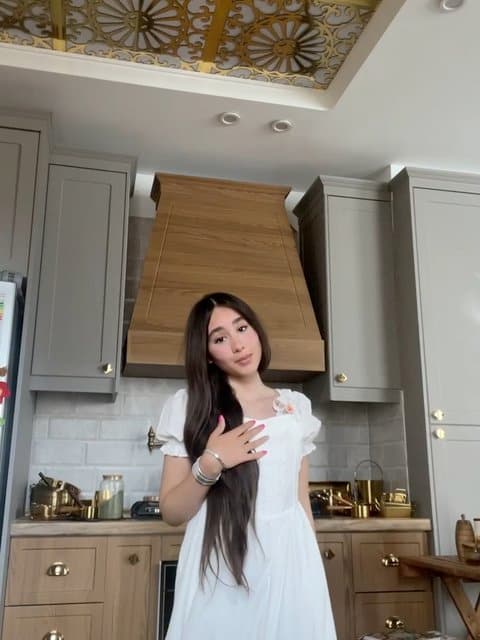 Tabestoon Kootahe · Zedbazi