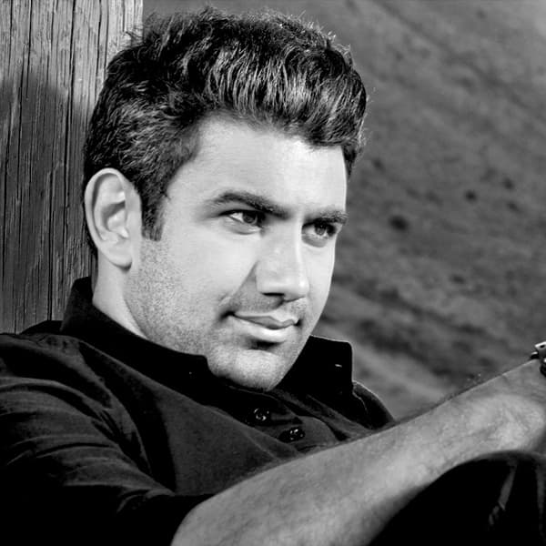 100 Saal Tanhayi · Afshin Amini